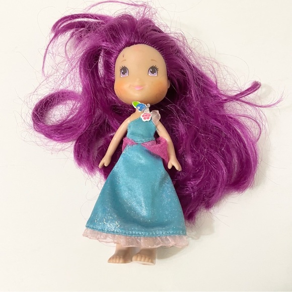 Hasbro Strawberry Shortcake Plum Pudding Berry 6" Doll - Picture 13 of 13